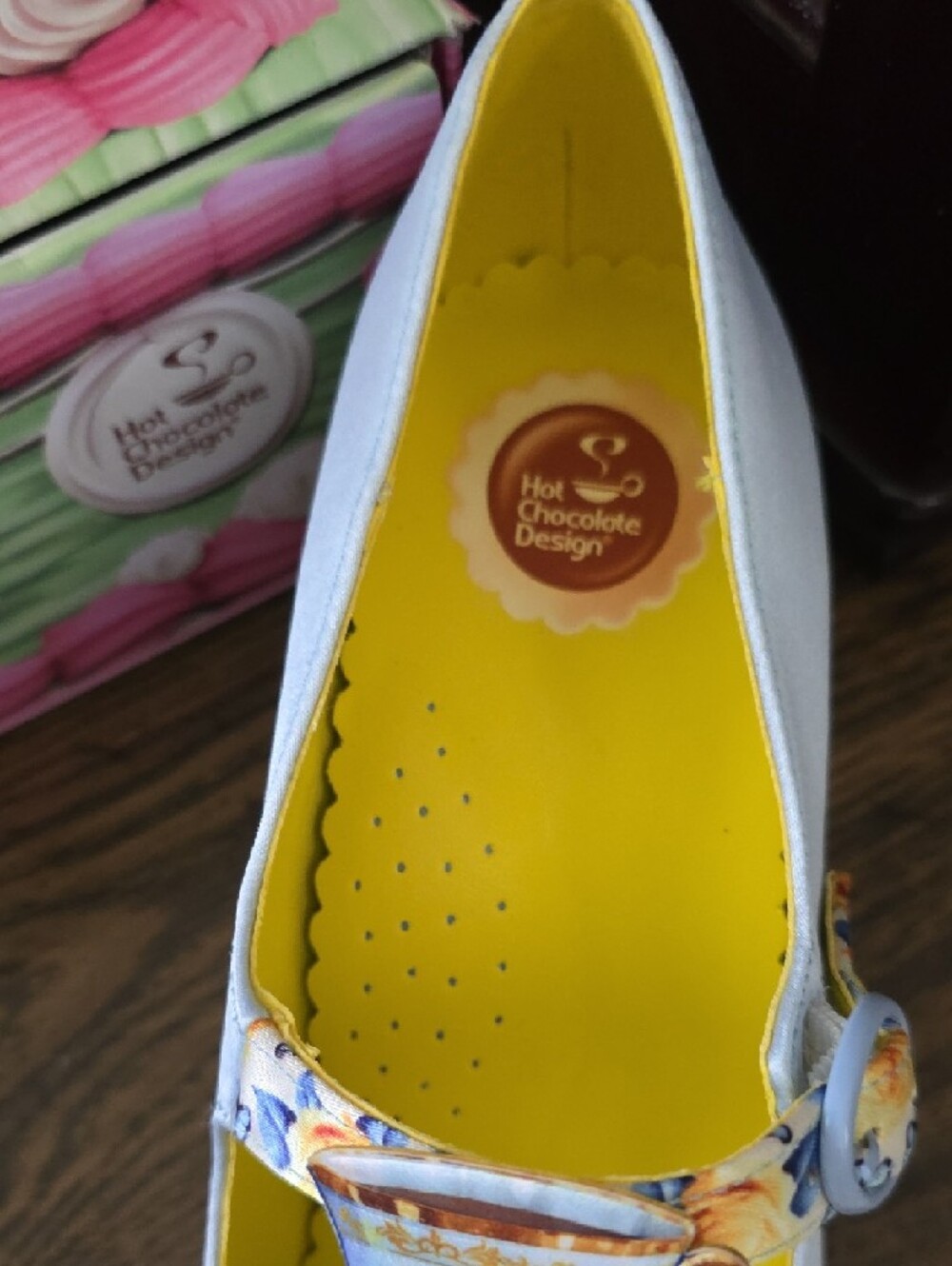 New Hot Chocolate Dress Shoes / Heels w/Tea Set Design Sz 8 US/ Eur 38 - Picture 11 of 16